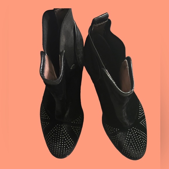 Donald J Pliner Black Velvet Studded Booties. Size 6.5M 🥾 - Picture 4 of 5